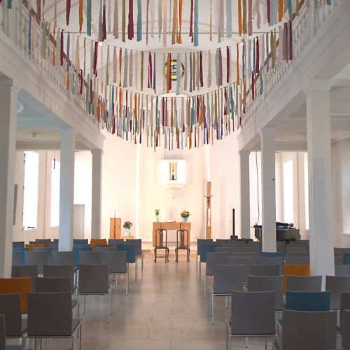 Kapelle im Hochzeitsschmuck. Kapelle im Hochzeitsschmuck.